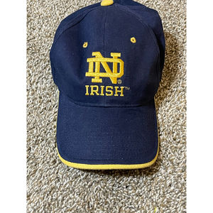NOTRE DAME Fighting Irish Signatures Strap Back Hat